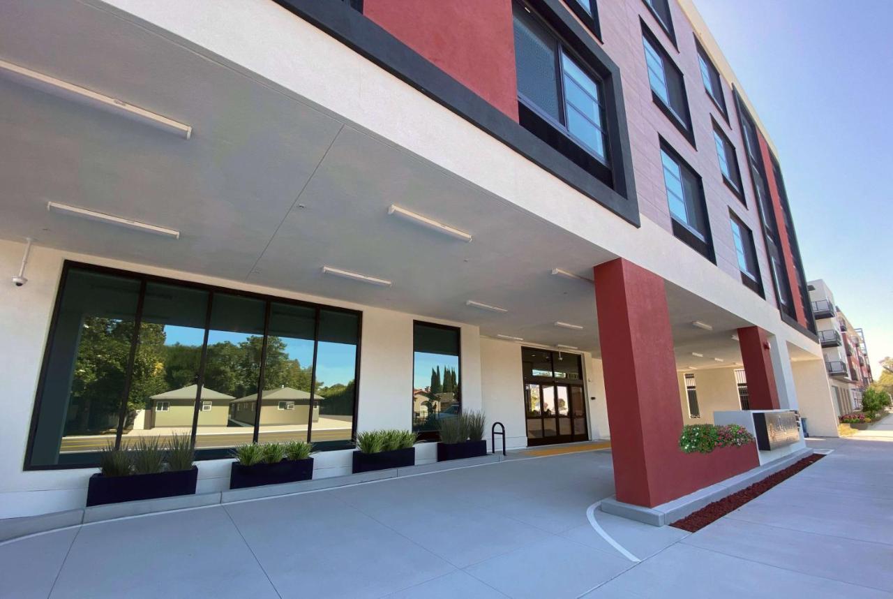 La Quinta Inn & Suites By Wyndham San Jose Airport-Downtown Esterno foto