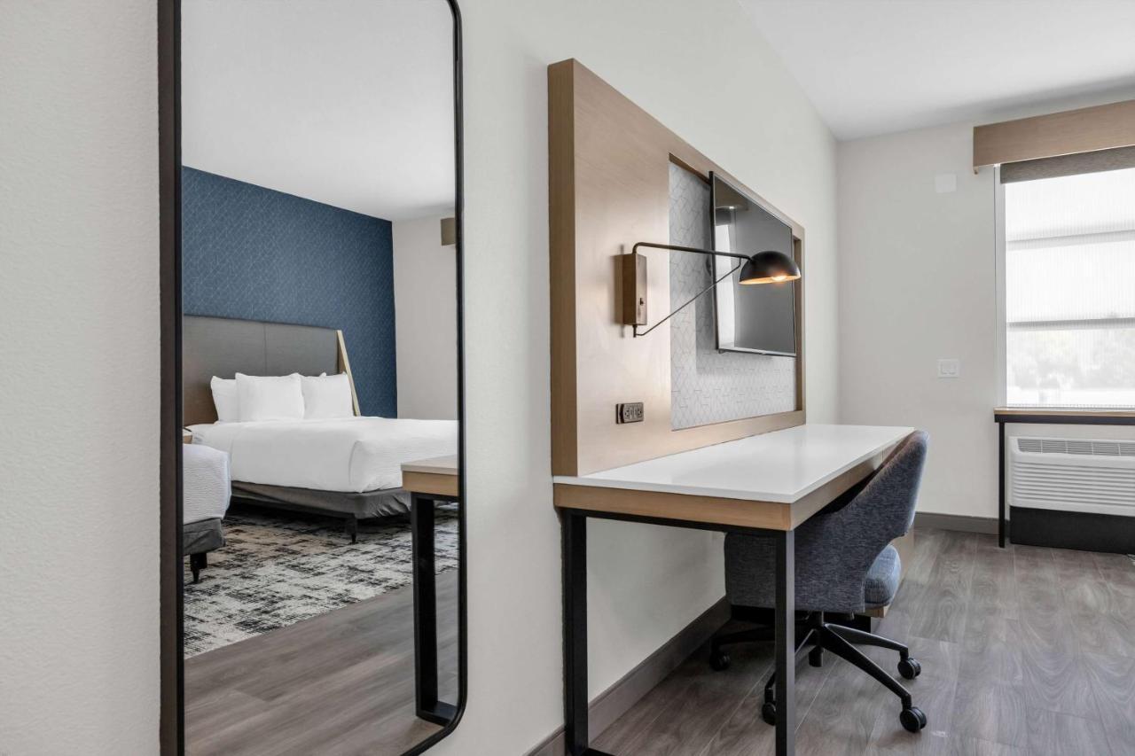 La Quinta Inn & Suites By Wyndham San Jose Airport-Downtown Esterno foto