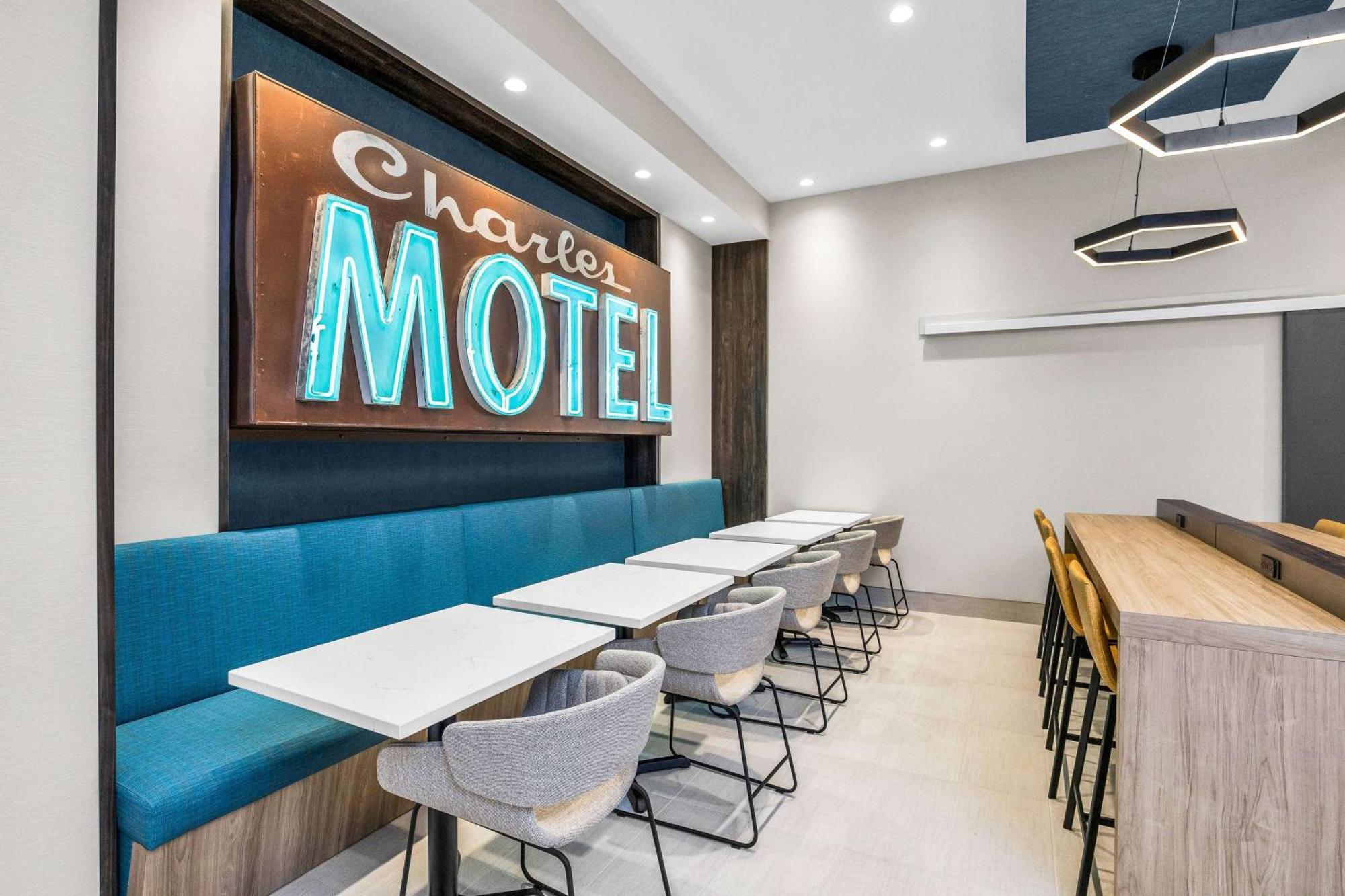 La Quinta Inn & Suites By Wyndham San Jose Airport-Downtown Esterno foto