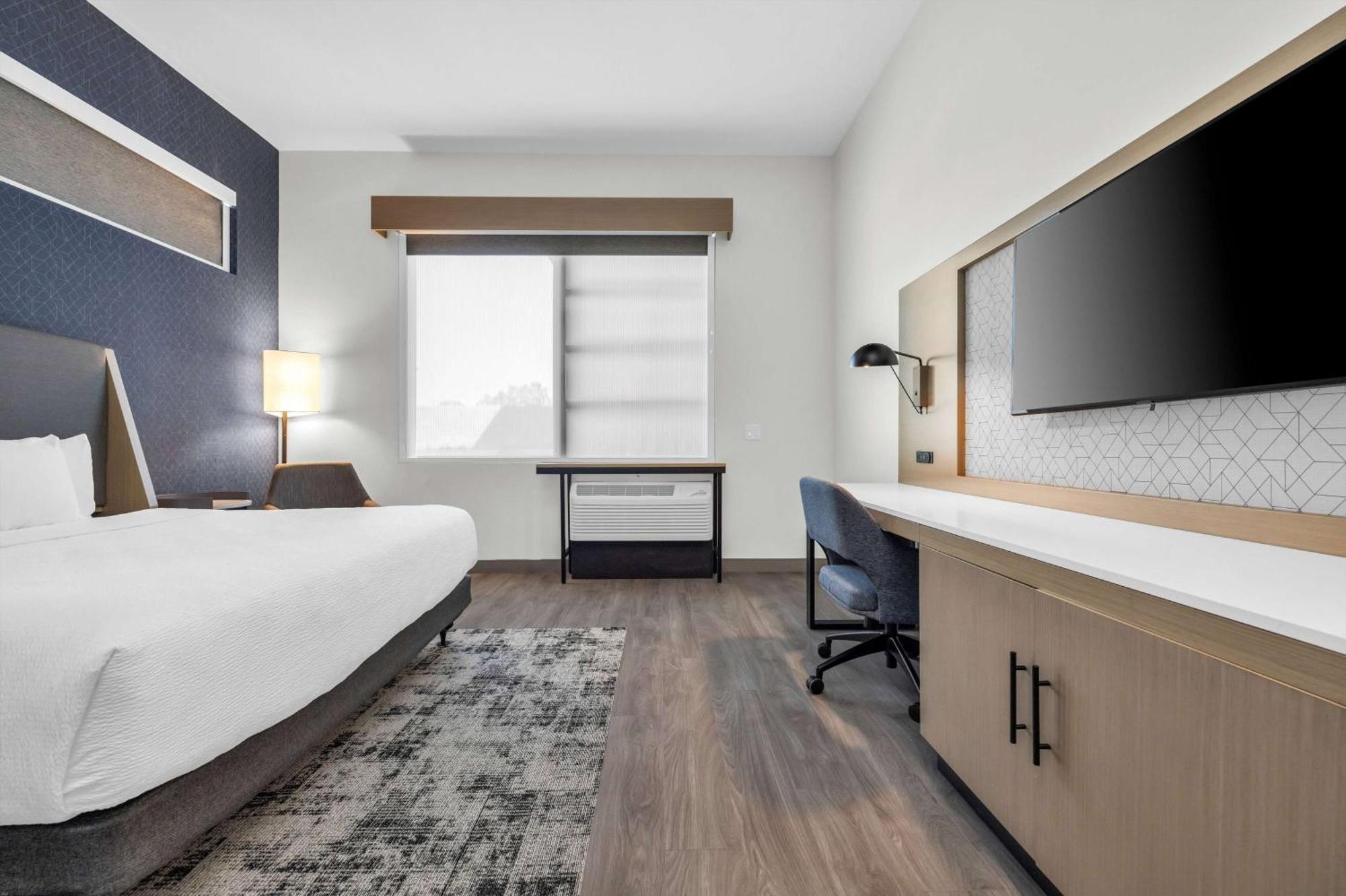 La Quinta Inn & Suites By Wyndham San Jose Airport-Downtown Esterno foto